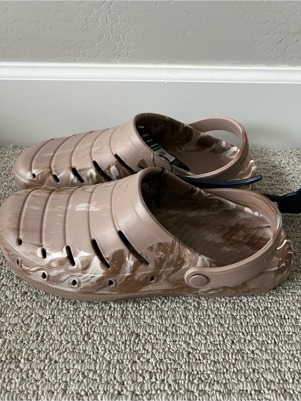 Men's Rugged Shark Men's Comfort  Clog Sandals size 12 NWT $15